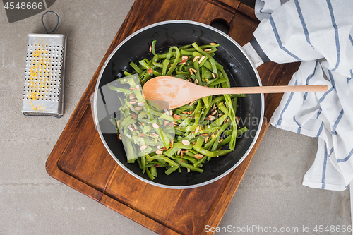 Image of Green beans with roasted almonds