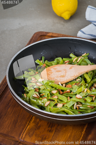 Image of Green beans with roasted almonds