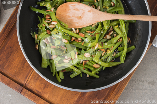 Image of Green beans with roasted almonds