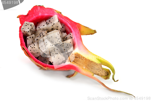Image of Serving Pitaya in its own shell. 