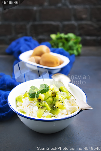 Image of cottage with kiwi