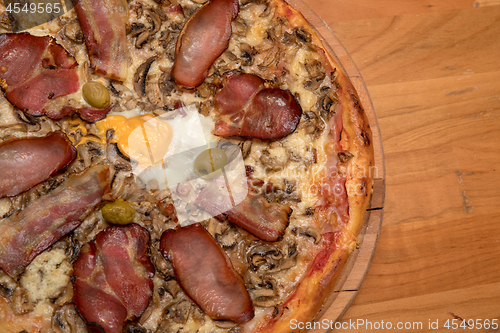 Image of Pizza Proscuitto Detail
