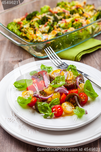 Image of Tomato salad with fresh onion