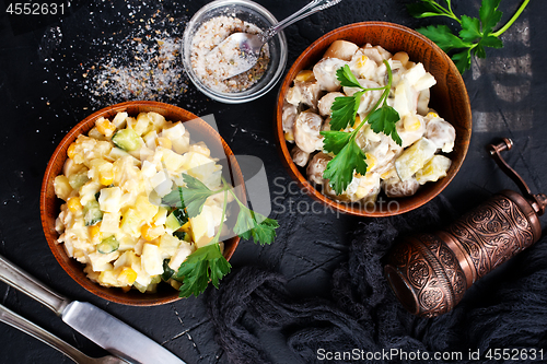 Image of salad with corn and chicken