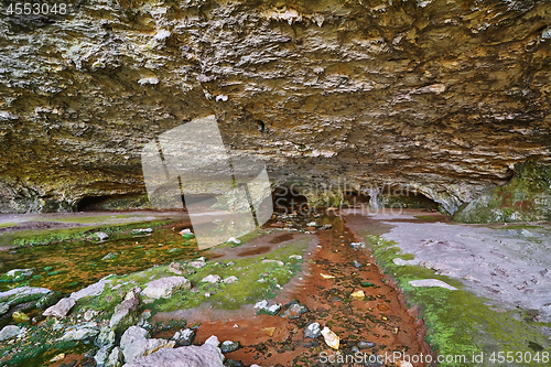 Image of Maarata Cave in National Park