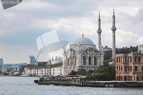 Image of Ortakoy Mosque on the banks of the Bosphorus