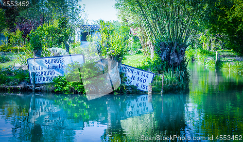 Image of Signs in the marshland of Bourges
