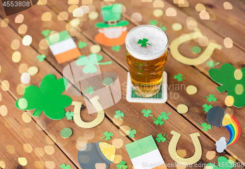 Image of glass of beer and st patricks day party props