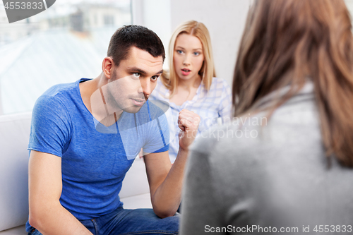 Image of couple with problem at family psychologist office