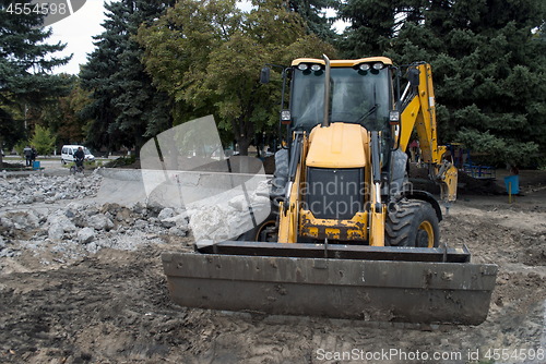 Image of Yellow excavator