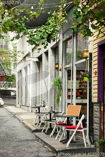 Image of Turkish street cafe in Istanbul.