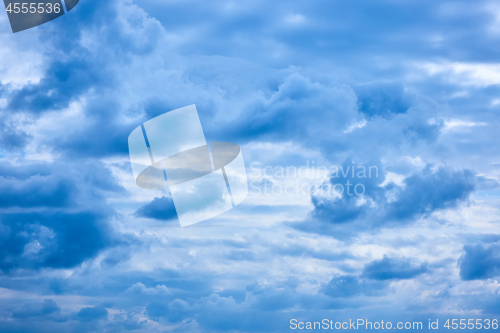 Image of sky with gray clouds