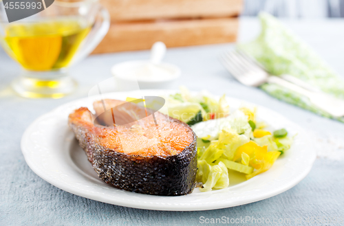 Image of salmon with salad