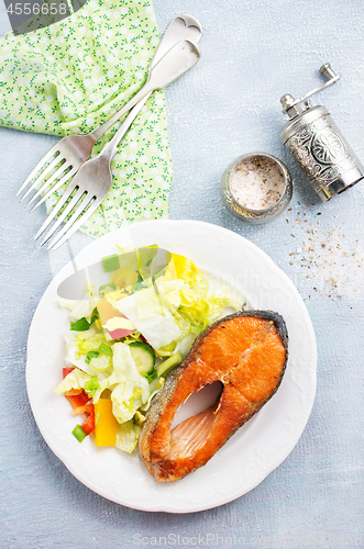 Image of salmon with salad