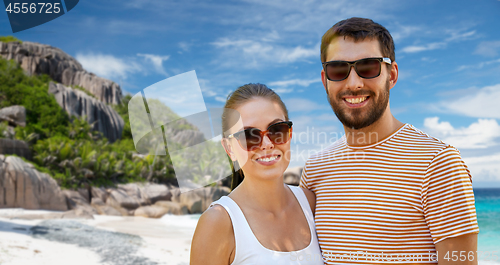 Image of happy couple in sunglasses on seychelles island