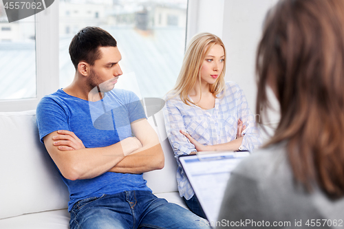 Image of couple with problem at family psychologist office