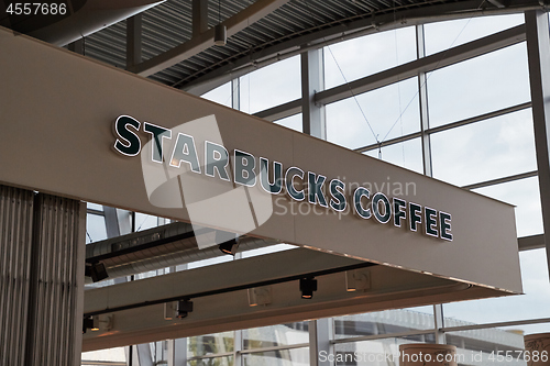 Image of Starbucks cafe front