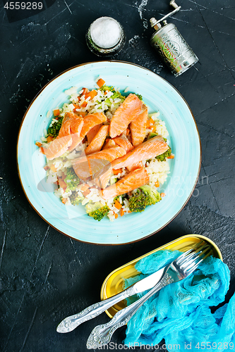 Image of salmon and rice with broccoli