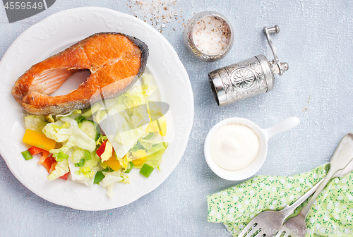 Image of salmon with salad