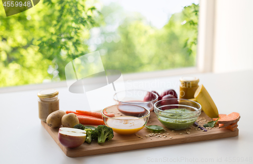 Image of vegetable puree or baby food in glass bowls