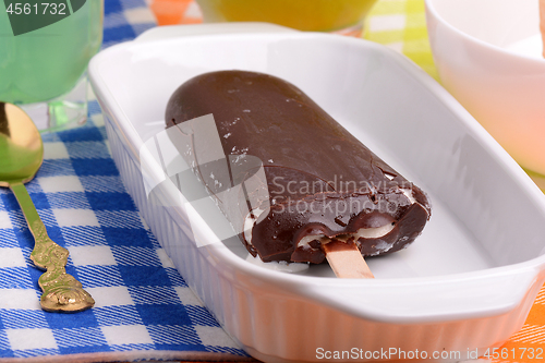 Image of Chocolate ice cream and green juice