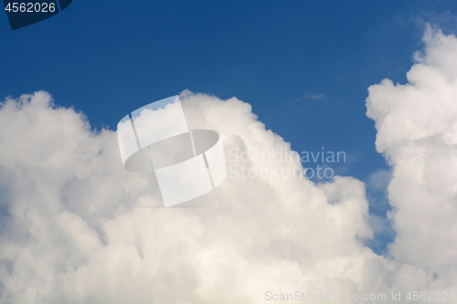 Image of blue sky with cloud