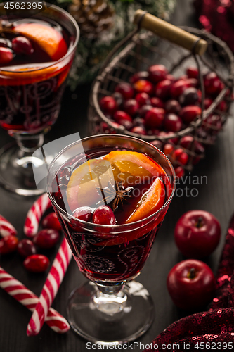 Image of Hot cranberry mulled wine with oranges, anise and cinnamon