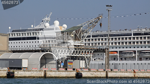 Image of Loading Cruise Ship