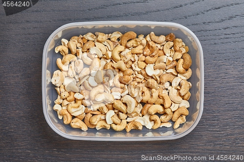 Image of Cashews in a jar