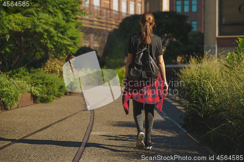 Image of NYC girl, on the HighLine Park