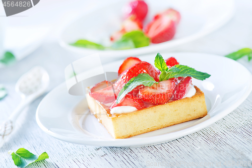 Image of cake with strawberry