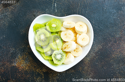 Image of banana and kiwi