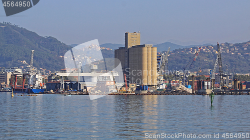 Image of Silo in Port