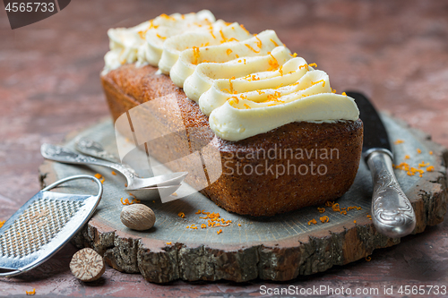 Image of Homemade spicy carrot cake.