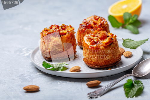 Image of Cupcakes with caramelized orange and almonds.