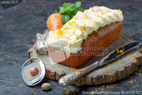 Image of Carrot cake with cottage cheese cream.