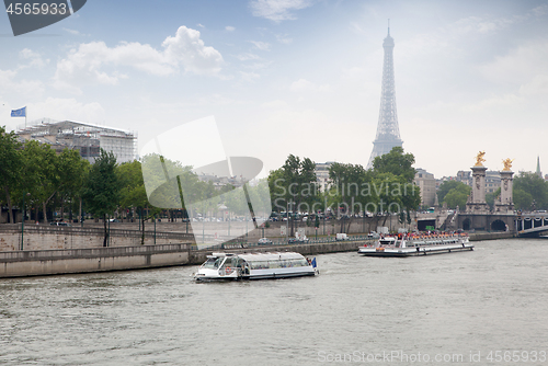 Image of ship Bateaux Parisiens on river Seine