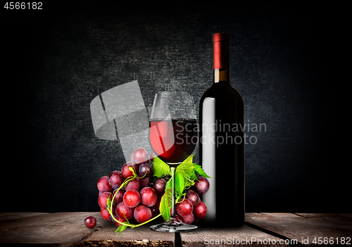 Image of Glass of red wine