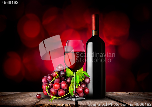 Image of Red wine and grapes