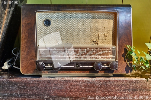 Image of Old antique radio receiver