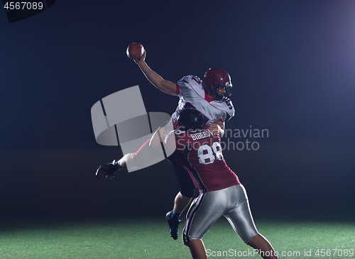 Image of American football players in action