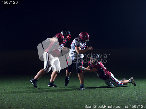 Image of American football players in action