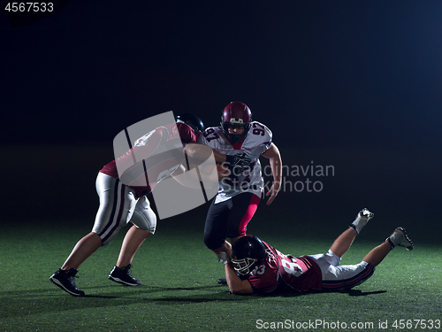 Image of American football players in action