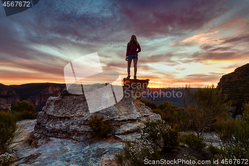 Image of Podium lookout to views of sandstone cliffs of Blue Mountains