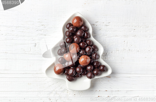 Image of berries covered with chocolate