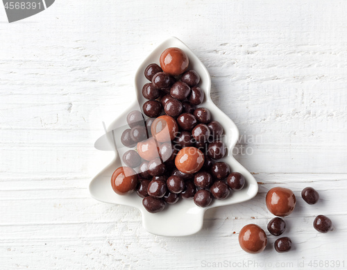 Image of berries covered with chocolate