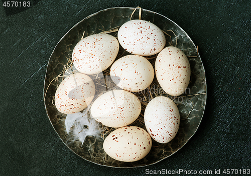 Image of raw chicken eggs