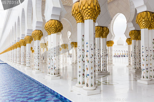 Image of Sheikh Zayed Grand Mosque in Abu Dhabi, the capital city of United Arab Emirates