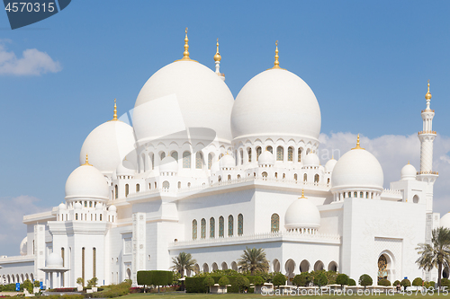 Image of Sheikh Zayed Grand Mosque in Abu Dhabi, the capital city of United Arab Emirates