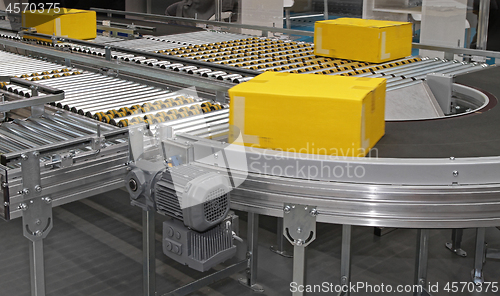 Image of Packages Conveyor